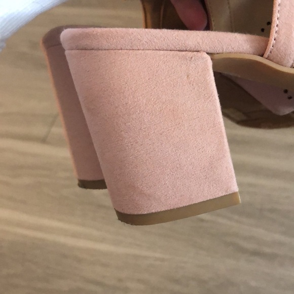 CL by Laundry light pink heels - Picture 7 of 10